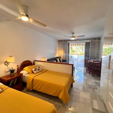 Garden View Modern Studio Διαμέρισμα
