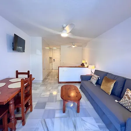 Garden View Modern Studio Apartment *
