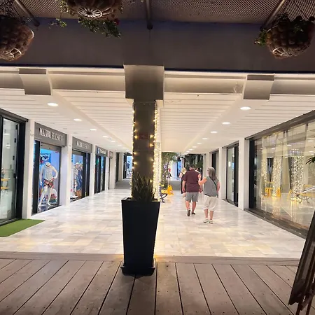 Διαμέρισμα Garden View Modern Studio