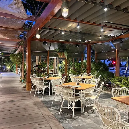 Garden View Modern Studio * Πλάγια ντε λας Αμέρικας